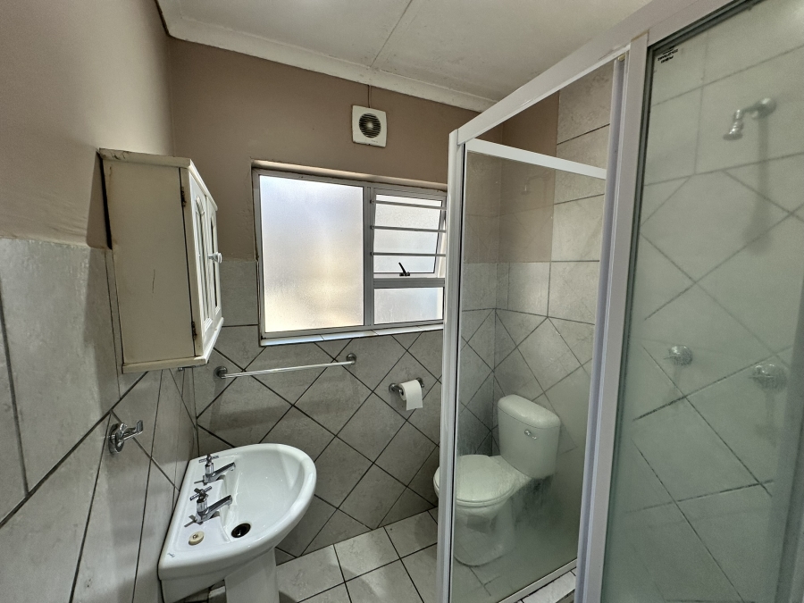 To Let 1 Bedroom Property for Rent in Southernwood Eastern Cape